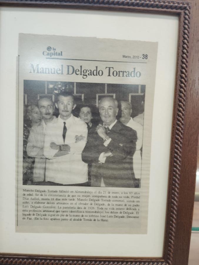 La pastelería Delgado celebra su centenario con una exposición 
