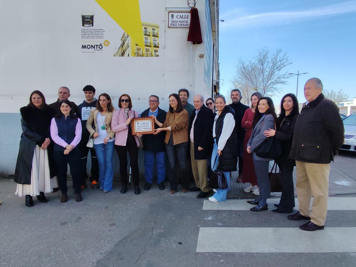 Rinden homenaje a Diego Manuel Pérez Torrado con una calle en su nombre