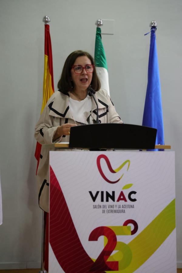 Inaugurado Vinac como referente del vino y la aceituna en Extremadura