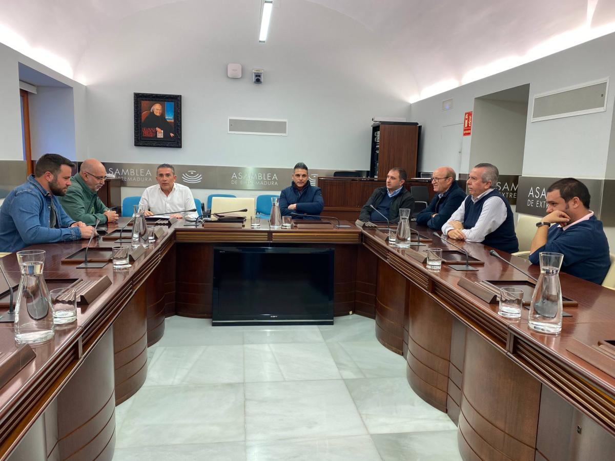 Unidas por Extremadura reclama a las administraciones soluciones para los empleados de Leda