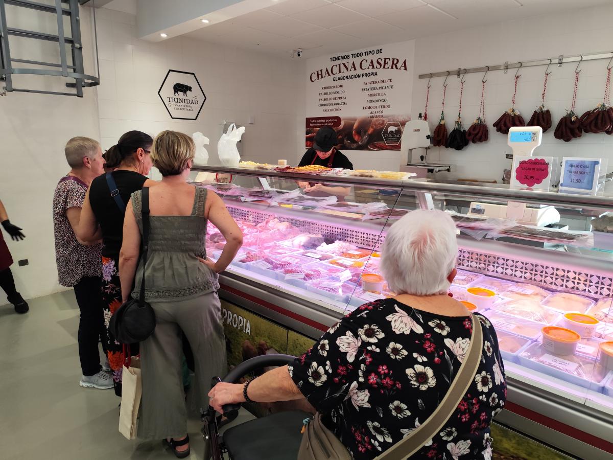 El Gobierno local prevé sacar en breve un concurso con los locales traseros del mercado