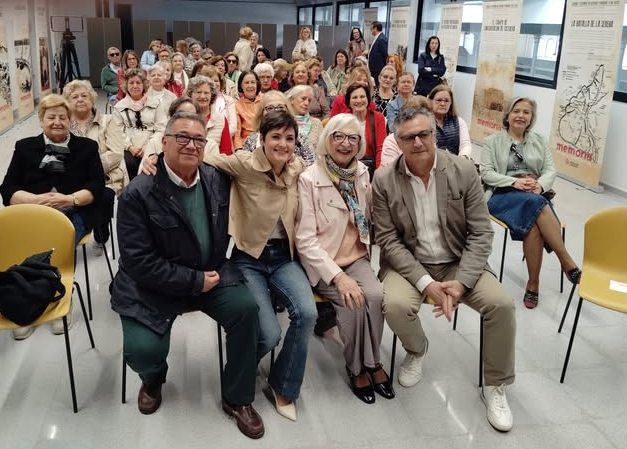 La Asociación de Mujeres Nuestra Señora de la Piedad celebra 45 años con el documental 'El alma entre las manos'