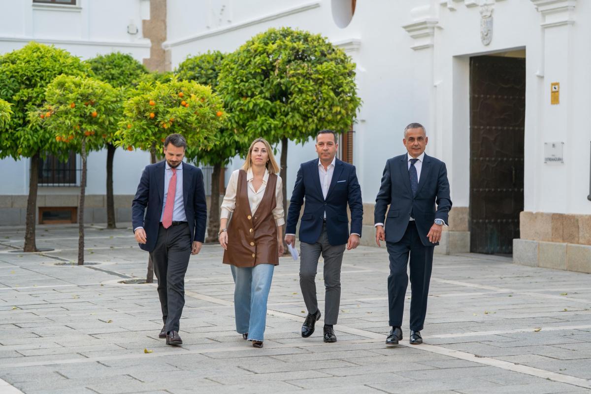 El pacto de PP y Vox recoge la creación de una Dirección General de Regadíos