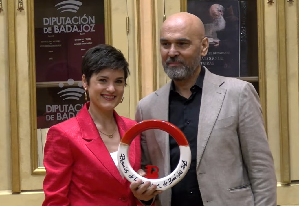 Florián Recio recibe el premio de la Provincia en la categoría de cultura