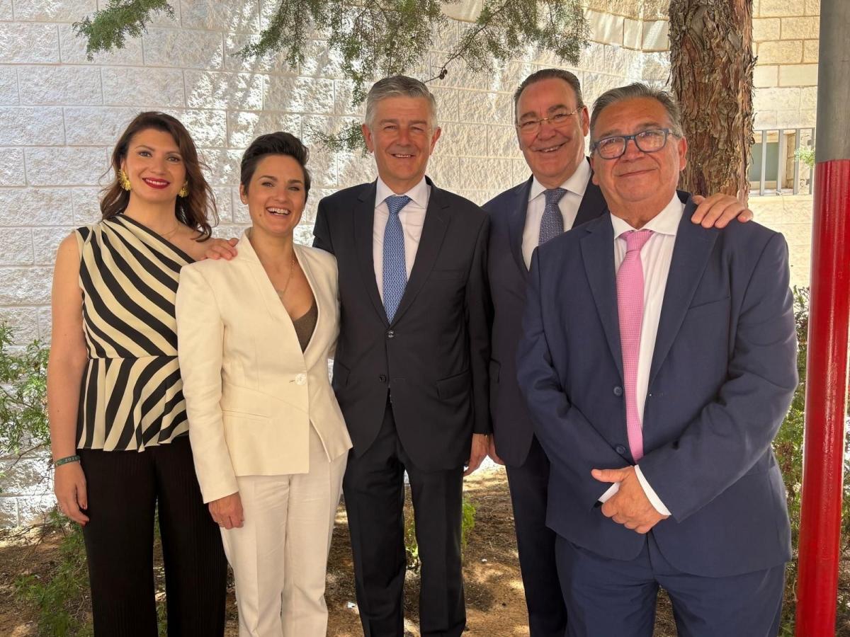 Cajalmendralejo recibe la medalla de Oro de la provincia