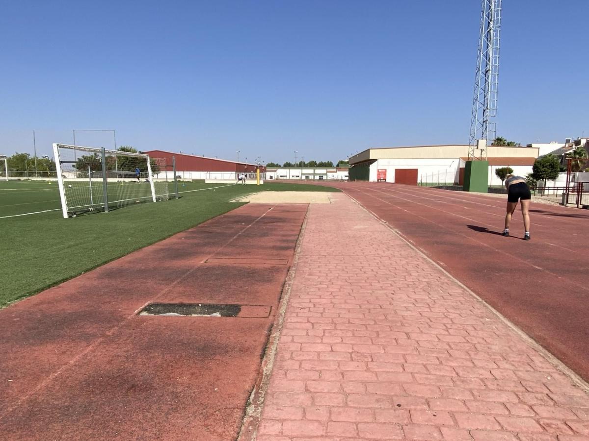 Las pistas de tenis, pádel y atletismo serán las próximas que acometerán mejoras