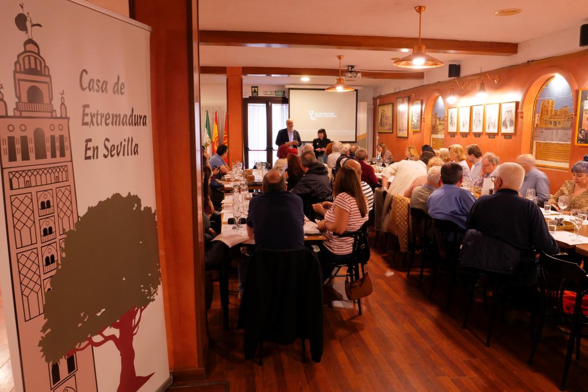 La Ruta del Vino y Cava Ribera del Guadiana presenta en Sevilla su oferta enoturística