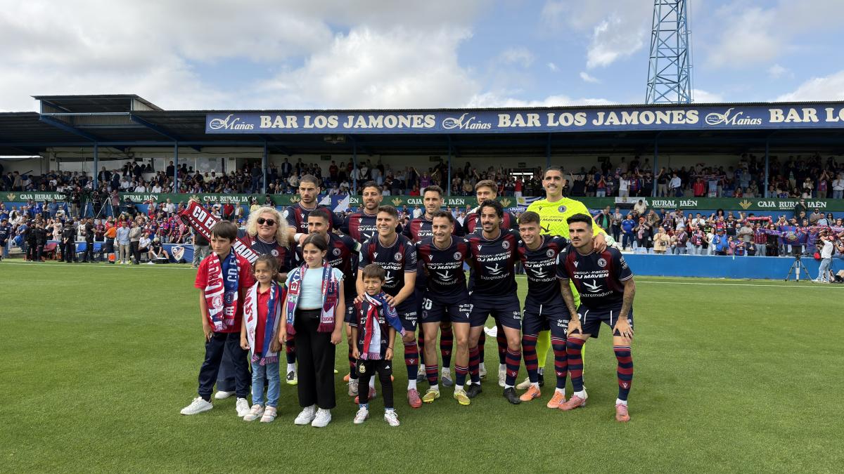 El Extremadura logra su cuarto ascenso consecutivo tras ganar al Linares