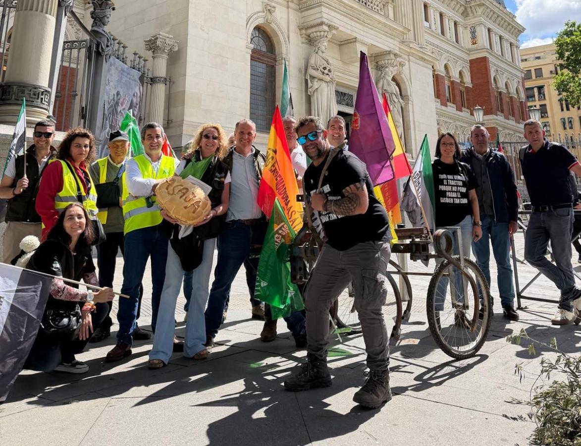 Apag Extremadura Asaja acampa ante el Ministerio de Agricultura