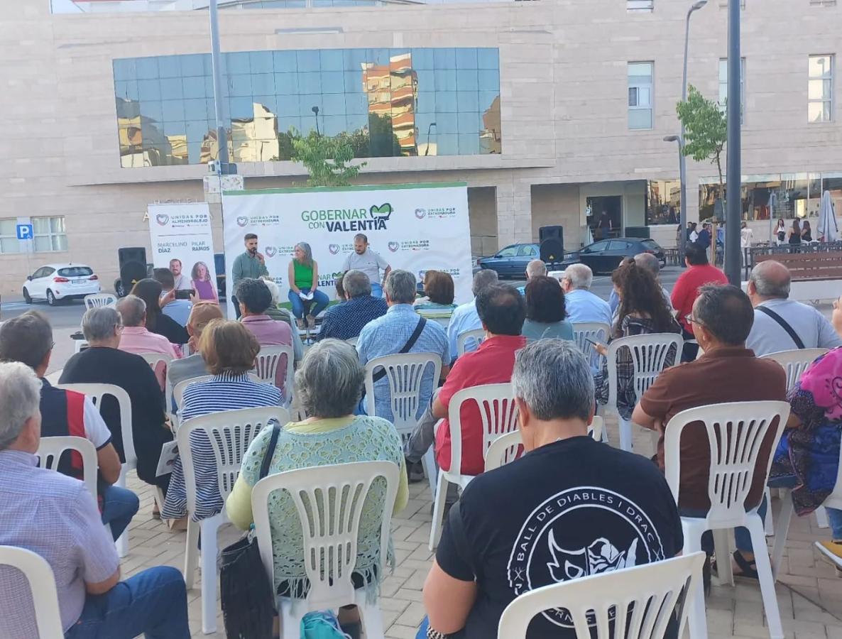 IU y Podemos acuerdan retomar Unidas por Almendralejo para las municipales de 2027