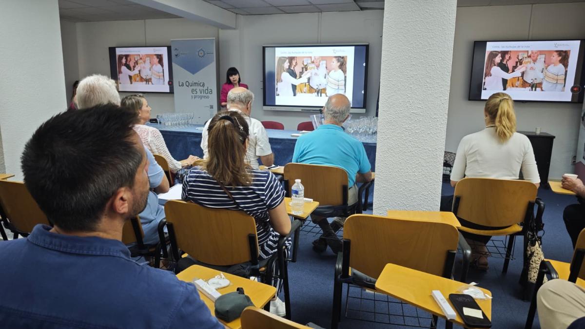 Periodistas y escritores de vino descubren las experiencias de la ruta Ribera del Guadiana