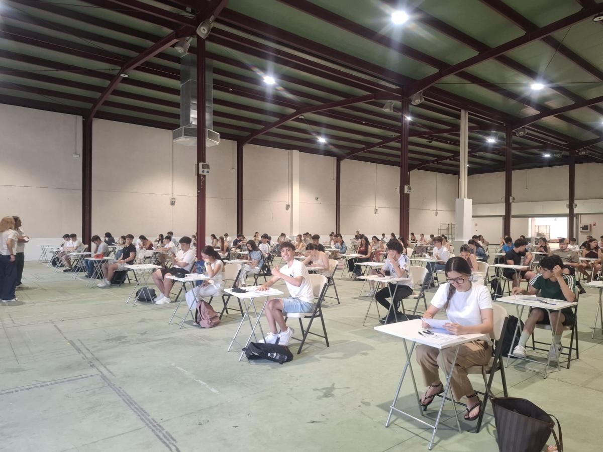 378 estudiantes se examinan de la PAU desde hoy en el Palacio del Vino