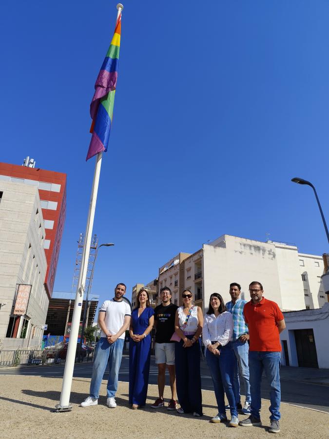 La programación del Orgullo incluirá una marcha, decoración y un café LGBTIQ+