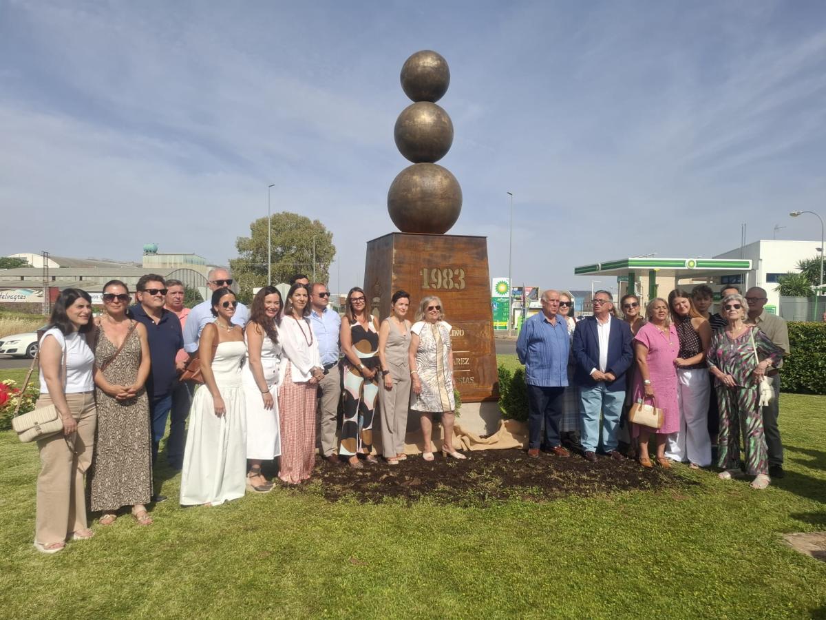 Inaugurada la primera rotonda de la Carretera de Badajoz como la rotonda “Precursores del cava”