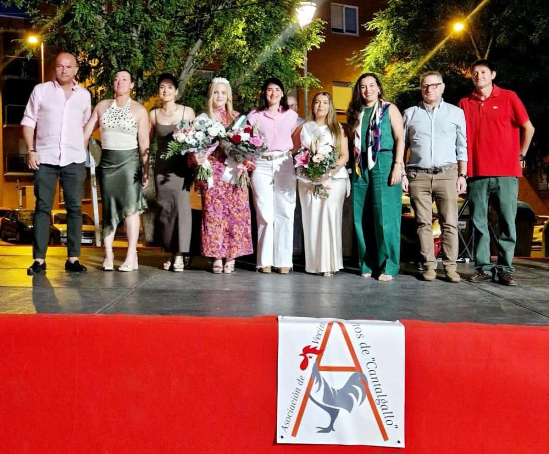 Ángela Rodríguez Sánchez coronada como reina de la Asociación de Vecinos de Cantalgallo