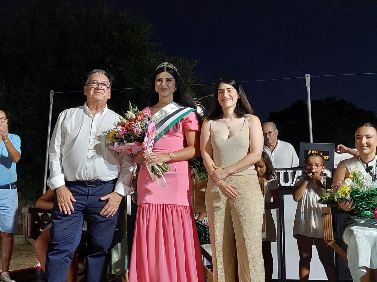 Mariola García Argüello es la reina de la Asociación de Vecinos de San Roque y dama de las fiestas patronales