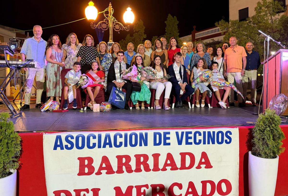 María Piedad Martínez es coronada como reina de la barriada del Mercado