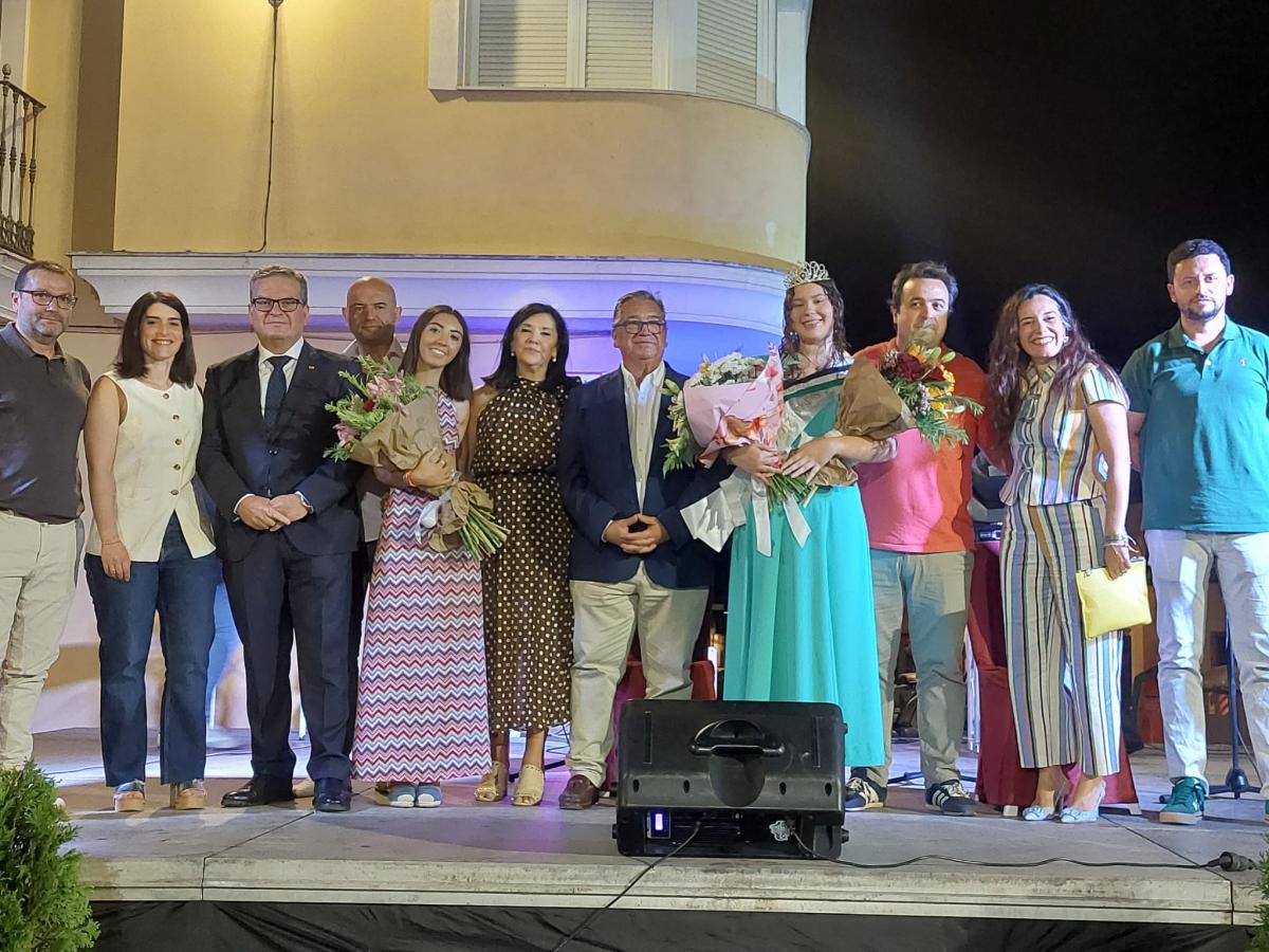 María Gómez Delgado representa a Santiago como reina de la barriada