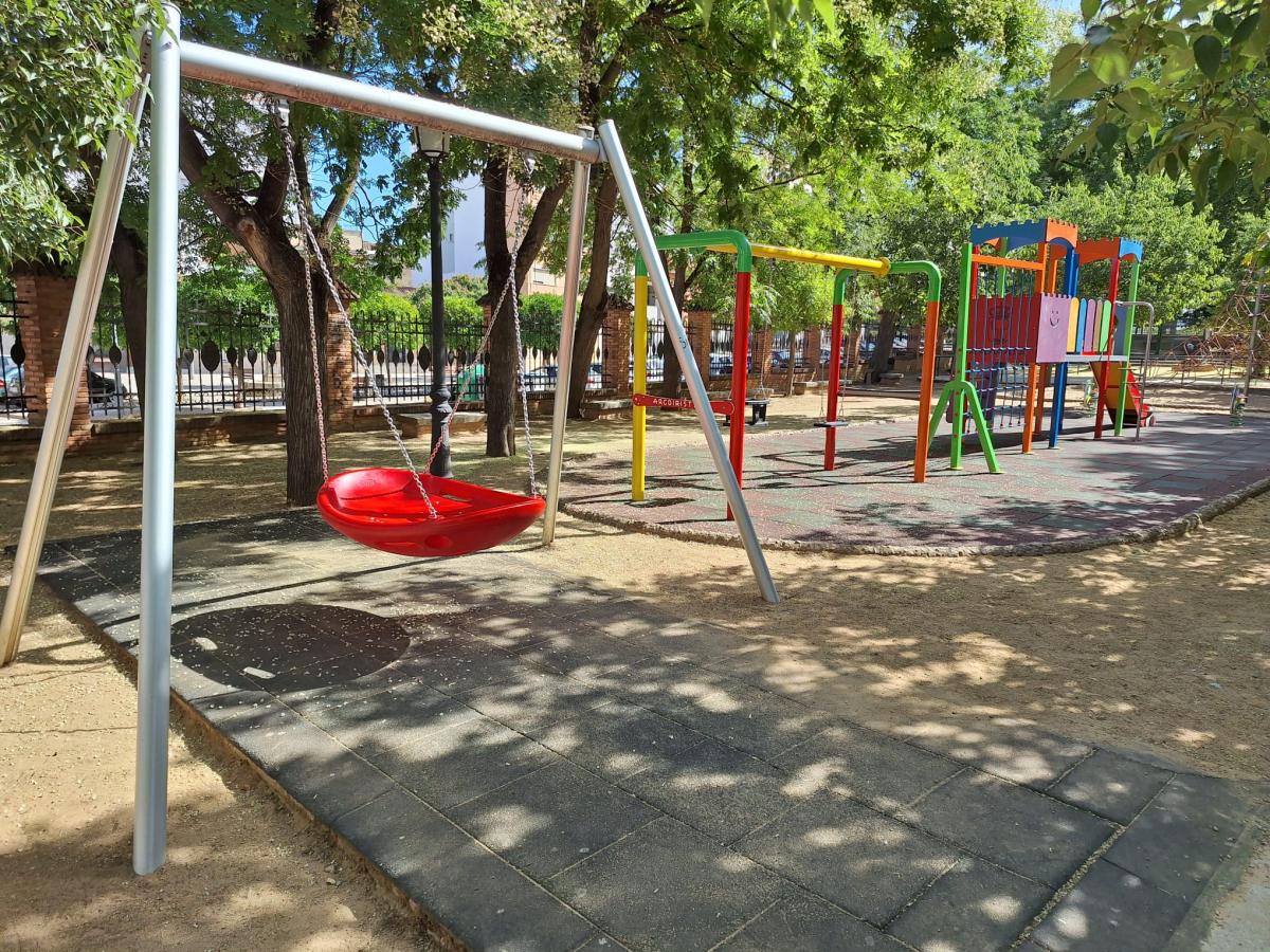 Finalizadas las actuaciones de mejora en los juegos infantiles de la Piedad