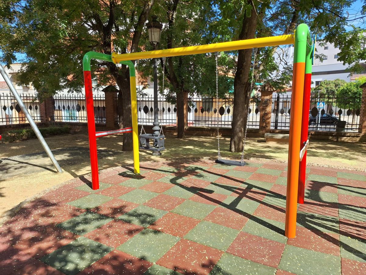 Finalizadas las actuaciones de mejora en los juegos infantiles de la Piedad