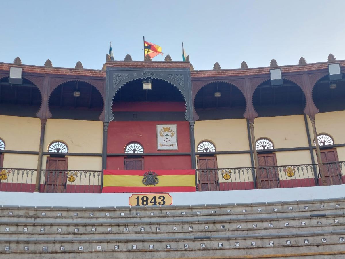 Encierro infantil y tardeo flamenco son dos de las actividades que organiza la peña taurina Luis Reina previas a la corrida