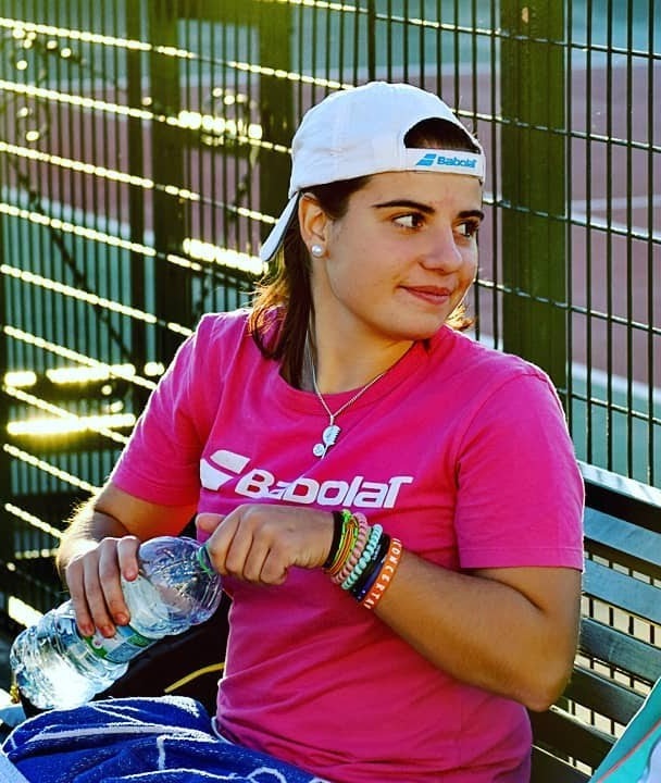 Almendralejo dispone de una nueva escuela deportiva desde este curso centrada en el tenis bajo el nombre de DBarros Sports