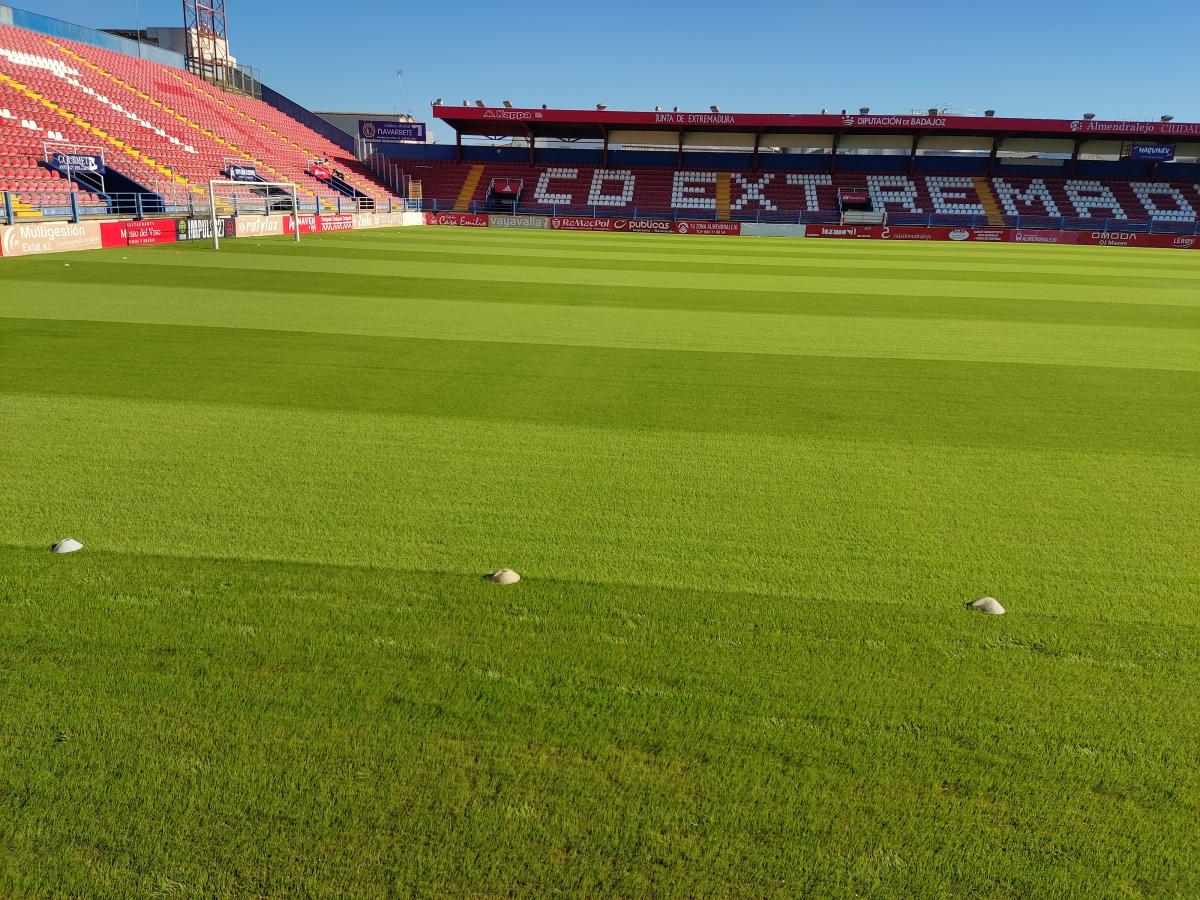 Sigue la búsqueda de jugadores el CD Extremadura para completar el equipo con vistas al comienzo de la liga