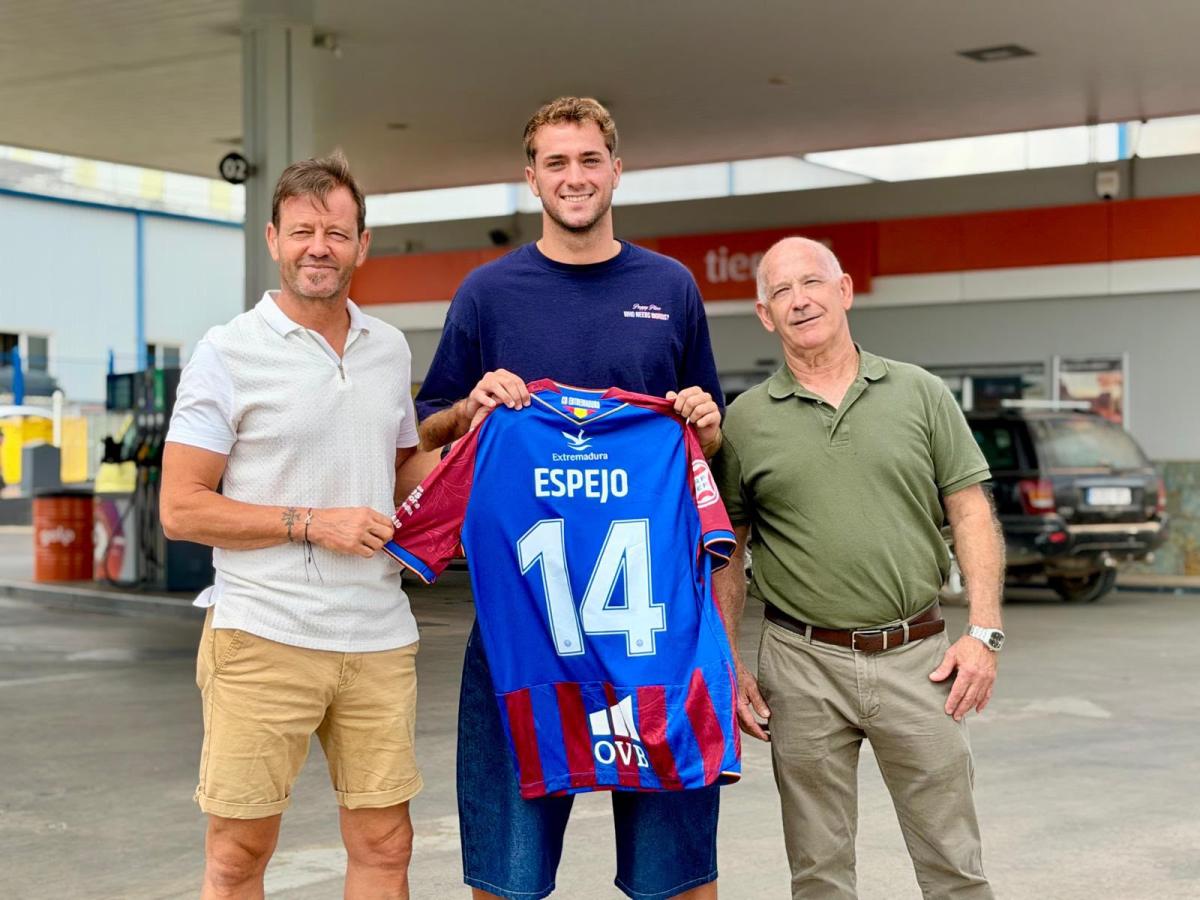 Diego Espejo destaca el ambiente del Francisco de la Hera tras su debut