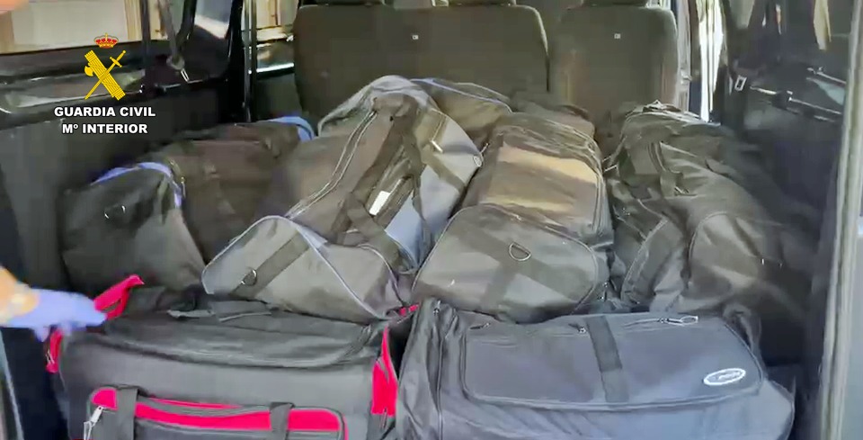 La Guardia Civil intercepta en Talavera la Real un cargamento con más de 400 kilos de cocaína