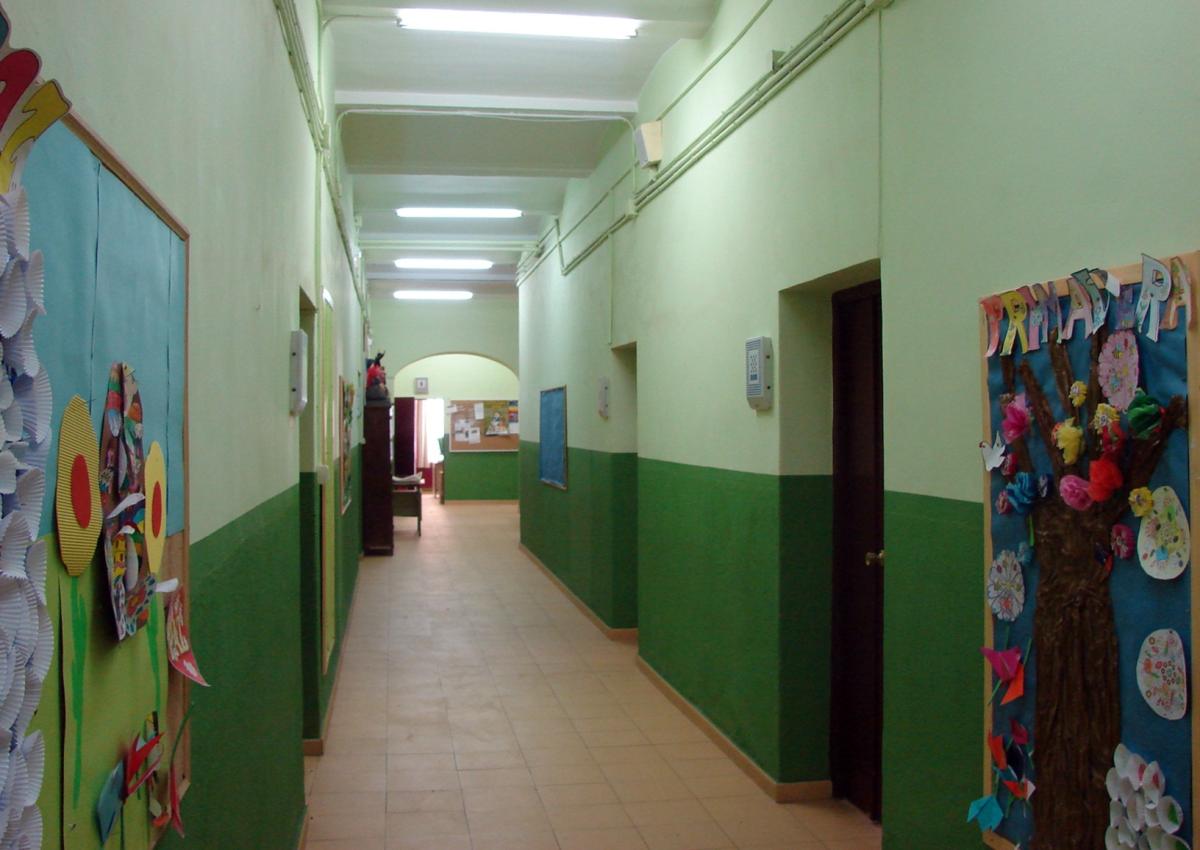 Actuaciones de carpintería, fontanería y herrería centraron los trabajos del Ayuntamiento en los colegios