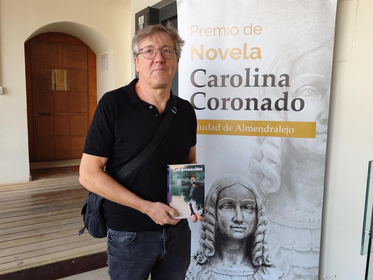 Francisco Martín Torres presenta su obra premiada ‘Los desnacidos’
