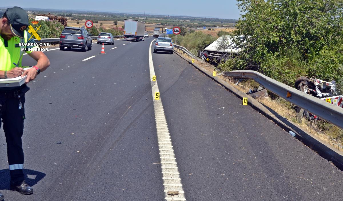 Investigados dos conductores por siniestros viales mortales en carreteras de Badajoz