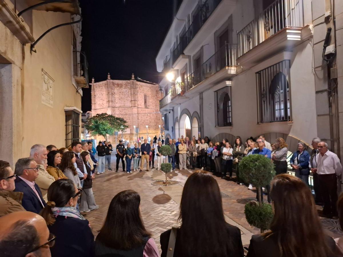 El Ayuntamiento participa en un acto de recuerdo a las víctimas del accidente ferroviario