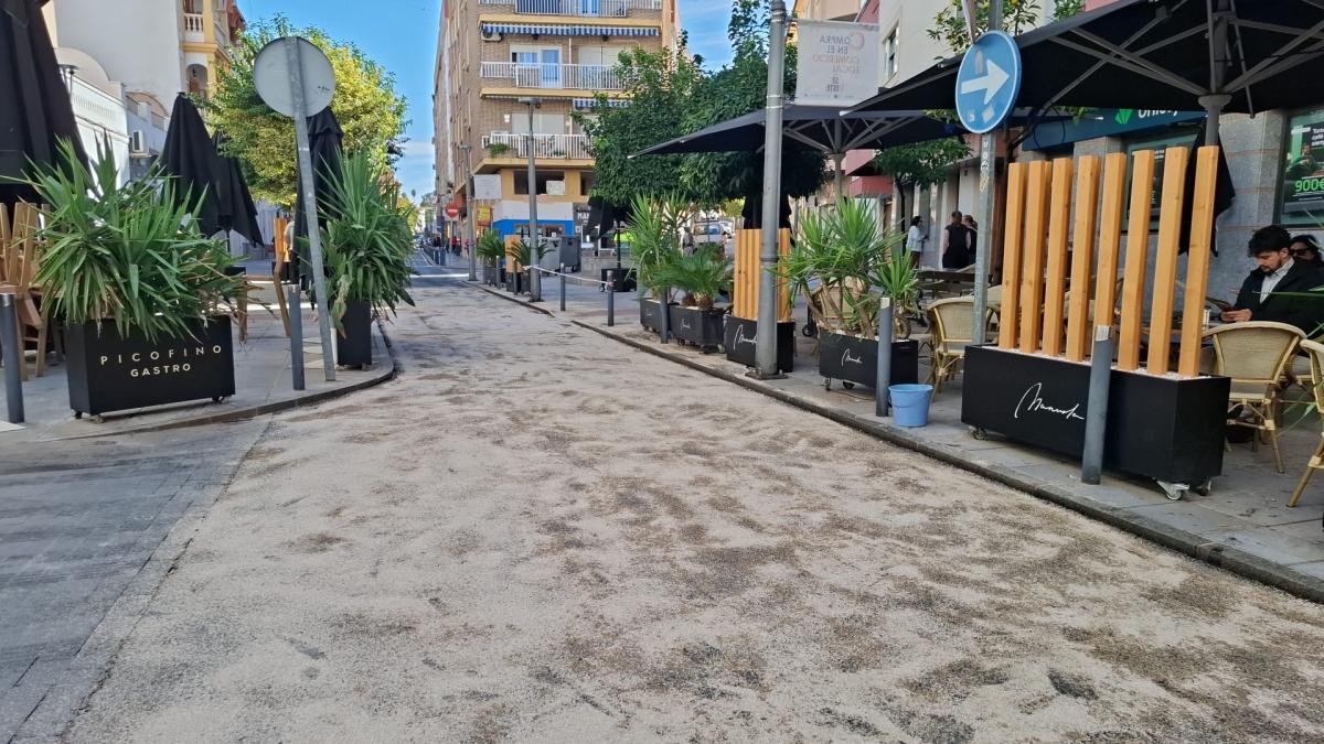Limpieza actúa en la zona centro para evitar problemas tras el aceite vertido en la vía