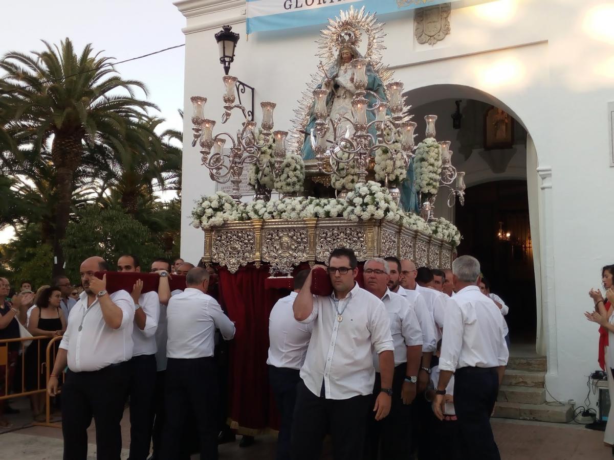 Un año más Almendralejo vivió con fervor el inicio de las fiestas patronales con la procesión de bajada de la  Virgen de La Piedad
