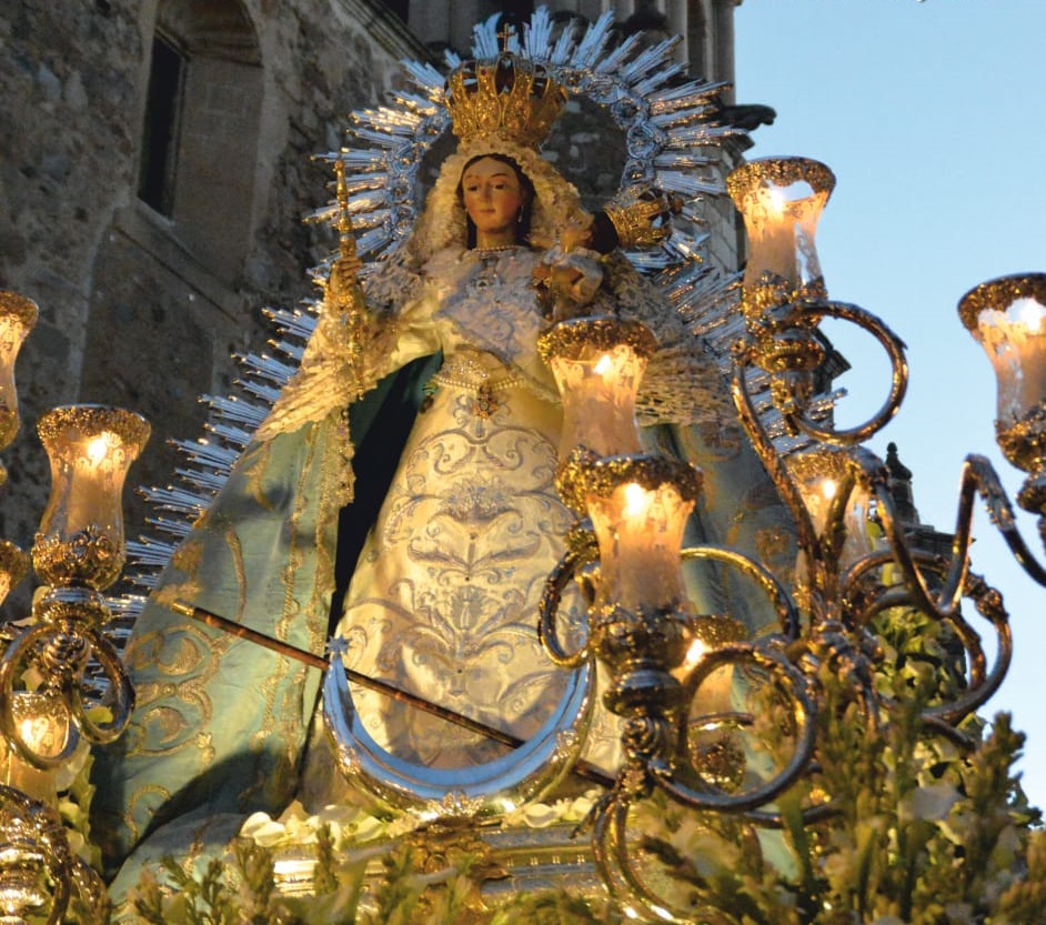 La procesión de bajada de la Virgen de la Piedad amplía su itinerario