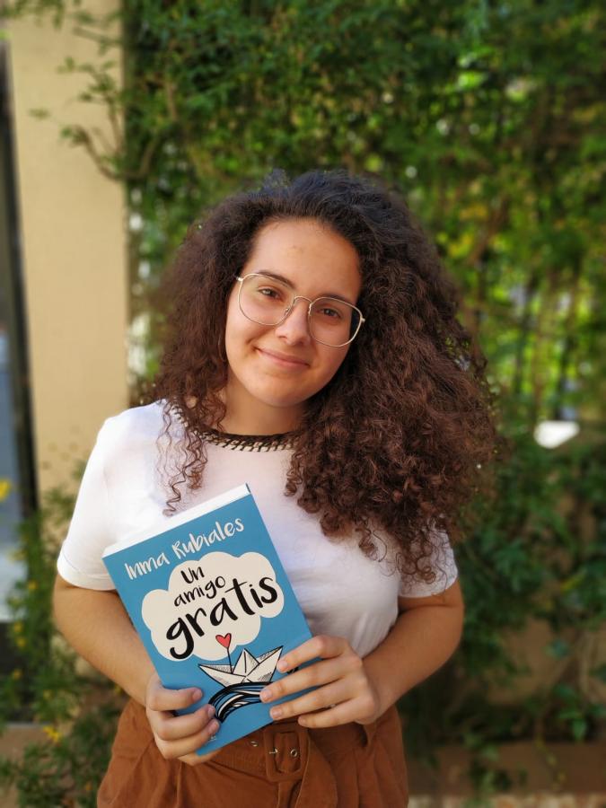 Publican el primer libro de la joven Inma Rubiales tras triunfar en Internet