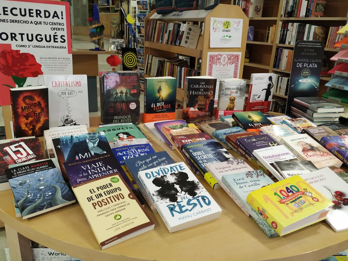 La novela es el género más vendido en las librerías de Almendralejo