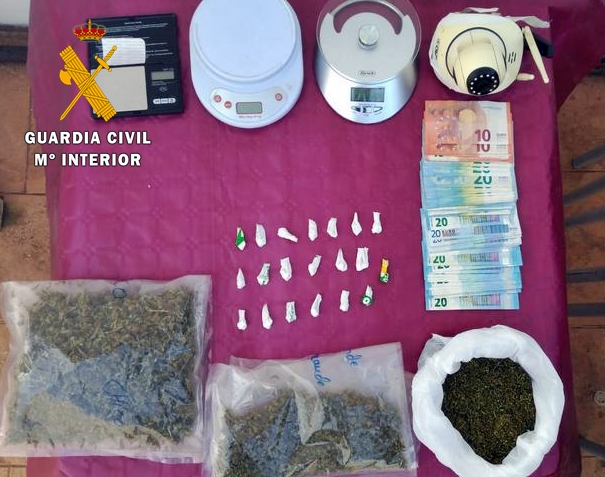 Intervienen mobiliario sustraído en Almendralejo al desmantelar un punto de tráfico de drogas en Aceuchal