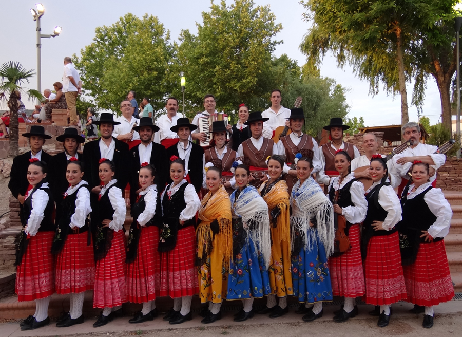 La asociación folclórica Tierra de Barros recibirá la medalla de plata de Almendralejo