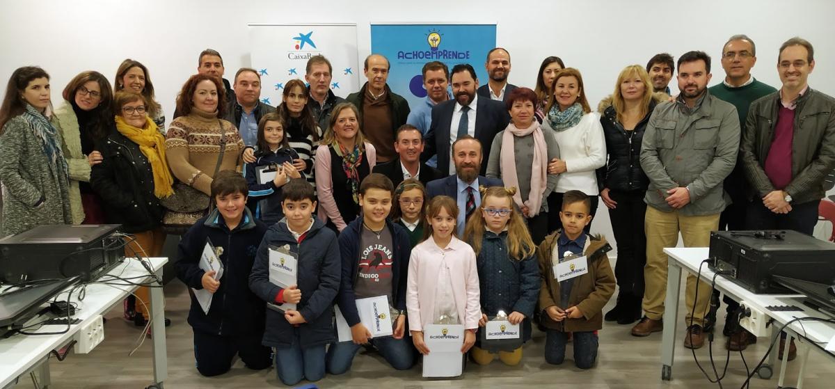 El primer reto del programa ‘Acho Emprende’ comienza en el colegio San Roque