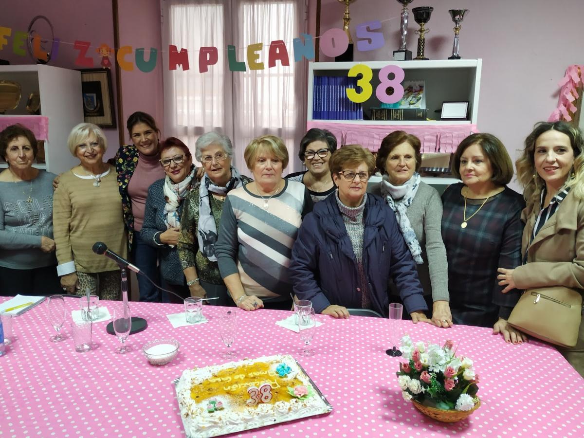 Las amas de casa celebran el 38 aniversario de su asociación
