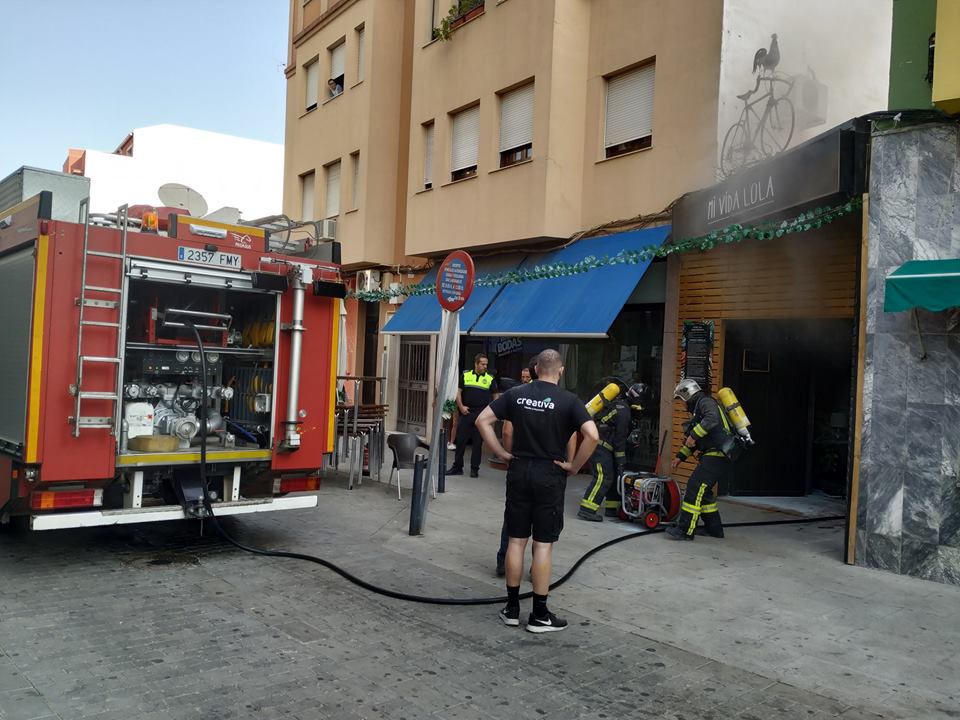 Sofocan un pequeño incendio en un restaurante de Almendralejo