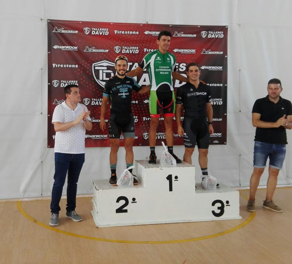 Dos almendralejenses en el podio del Campeonato de Extremadura en BTT Maratón