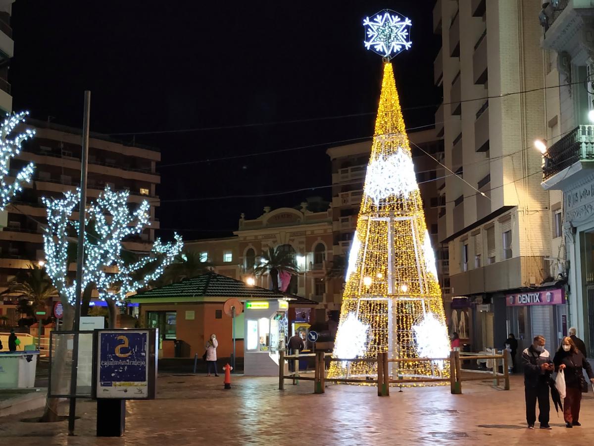 130 elementos componen el alumbrado extraordinario de Navidad