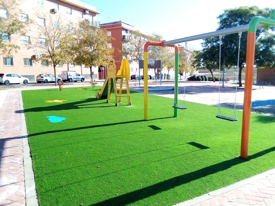 Finaliza la remodelación de la zona infantil de Cantalgallo