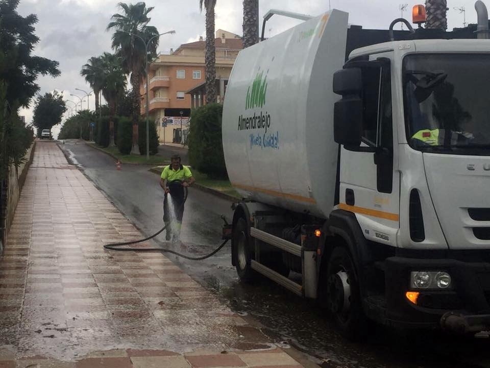 Las tareas de baldeo llegarán a todas las zonas de la ciudad