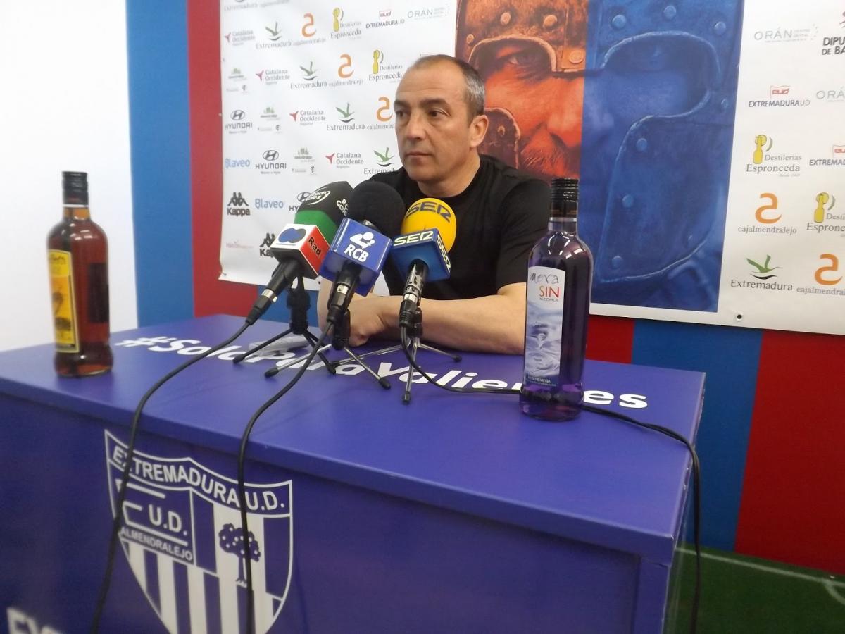 Sabas ve factible permanecer en el Extremadura la próxima temporada