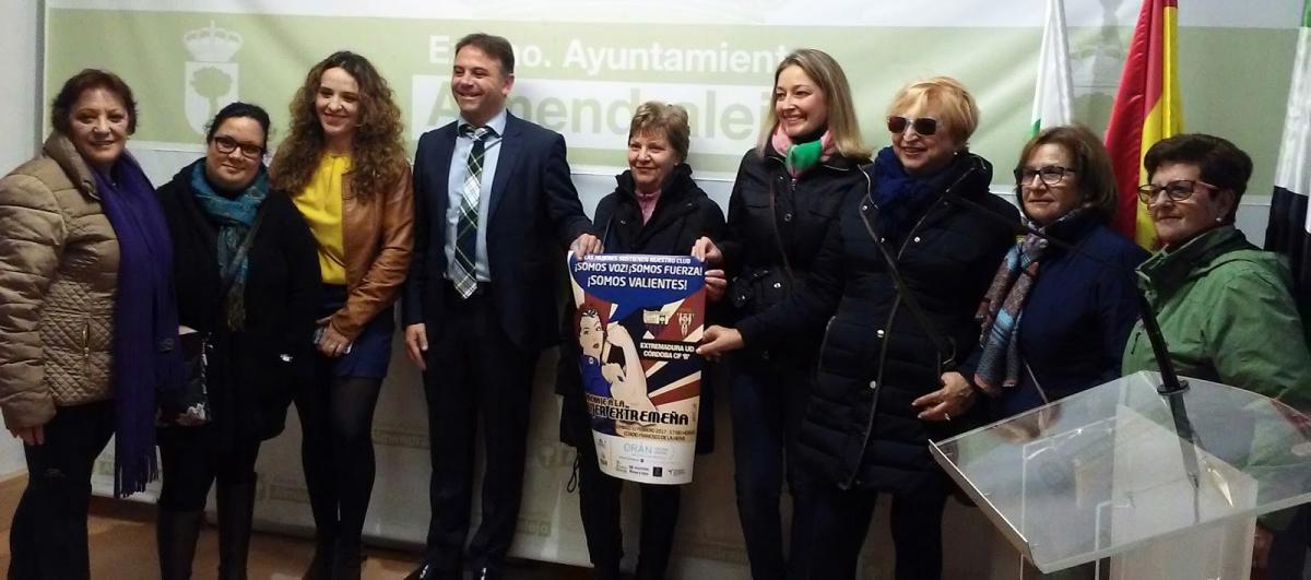 El Extremadura homenajea a la mujer extremeña en el encuentro ante el Córdoba