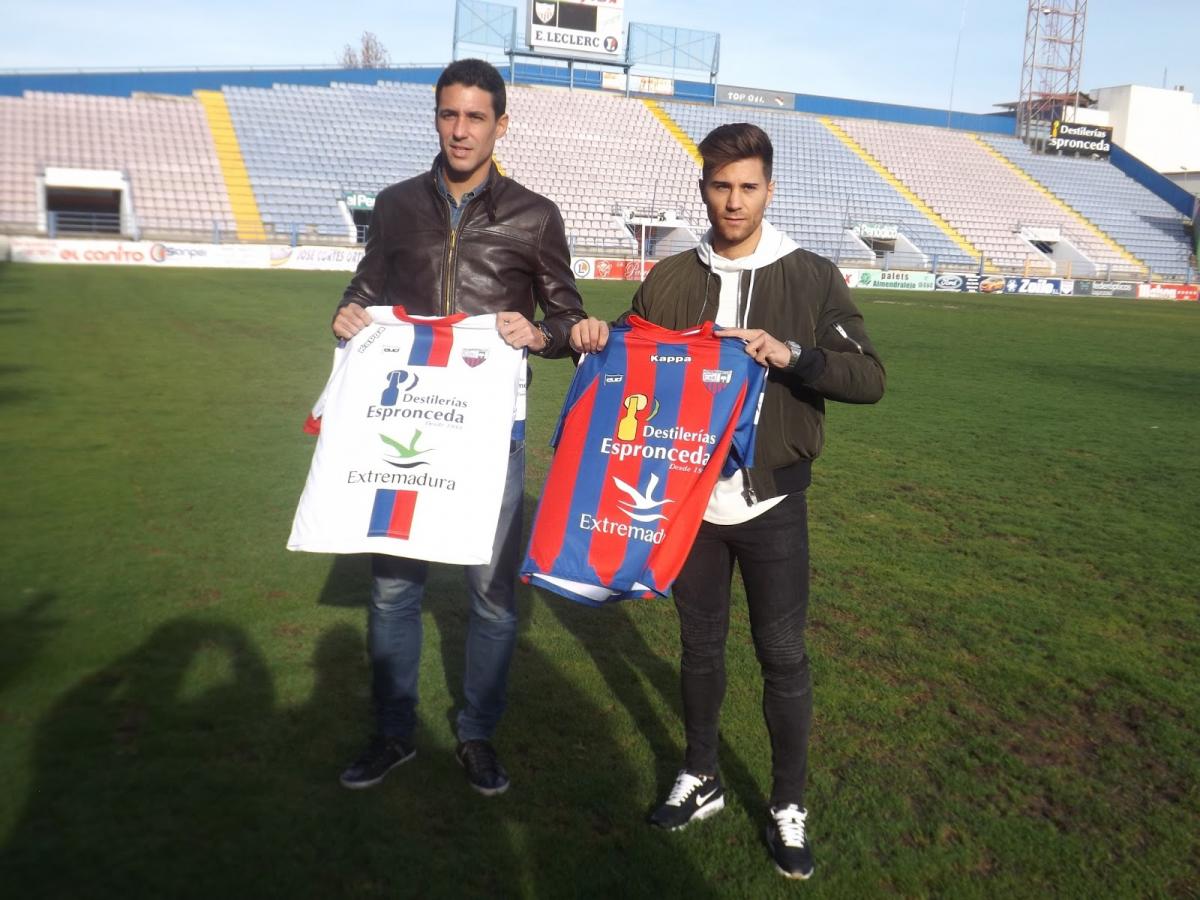 Josu Currais y Alejandro Zamora se unen al nuevo Extremadura